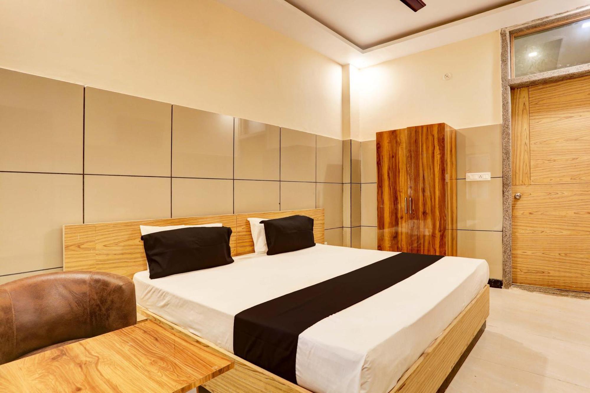 Hotel O 7 Lakhnaú Exteriér fotografie